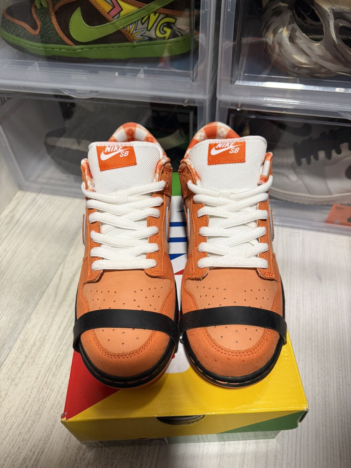 Nike SB Nike SB Dunk Low OG QS Orange Lobster Size US 9 / EU 42 - 4 Thumbnail