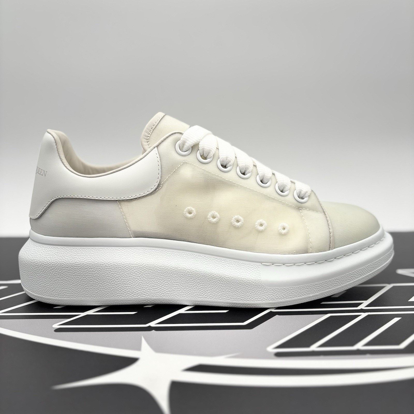 Alexander McQueen Alexander McQueen ‘ White Transparent ‘| EXCELLENT CONDITION Size US 7 / EU 40 - 2 Thumbnail