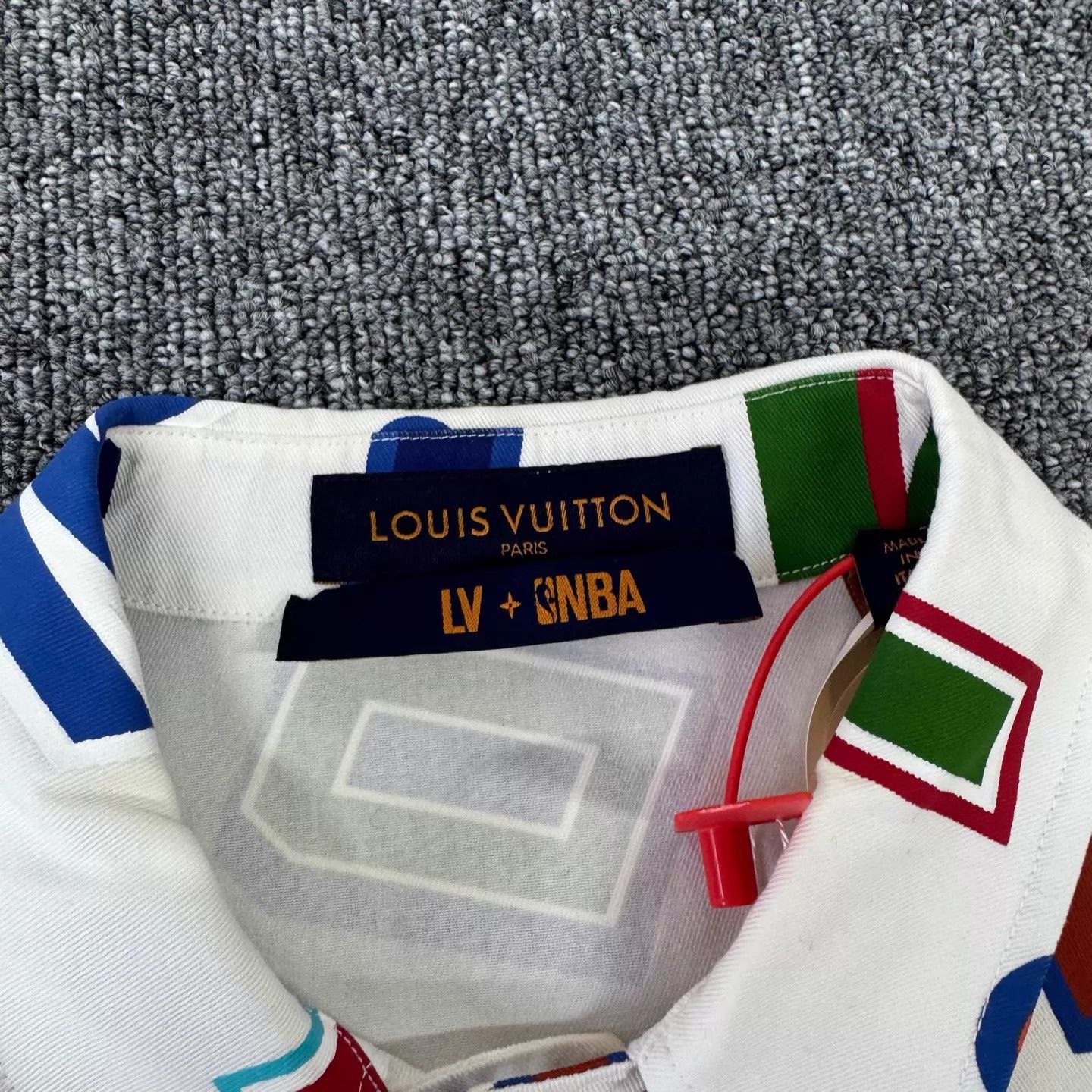Louis Vuitton LV x NBA Colorful Letter Logo SS Shirt XS 99 new Size US XS / EU 42 / 0 - 4 Thumbnail