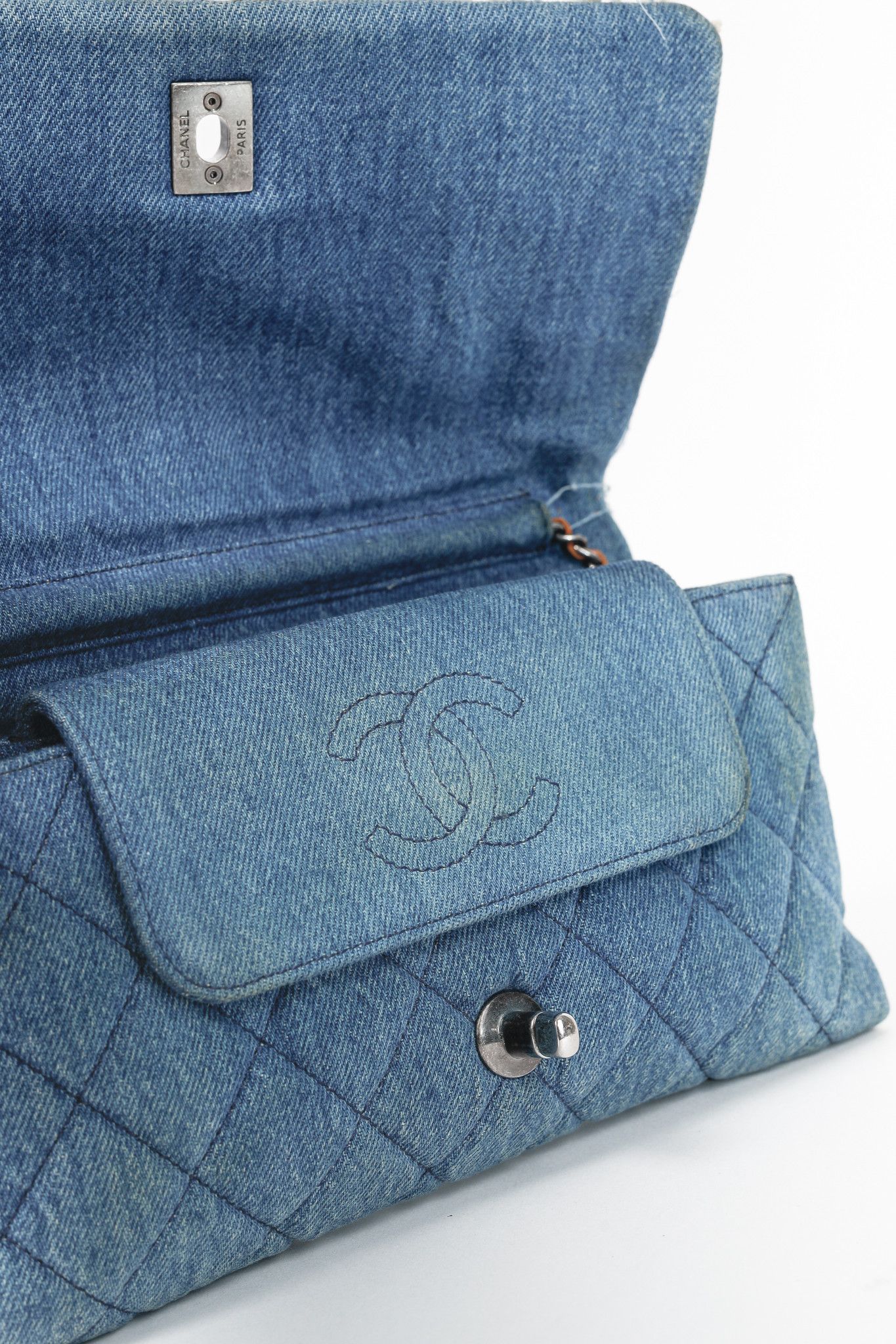 Chanel Chanel 15P Blue Denim Fringe CC Medium Flap Bag Size ONE SIZE - 11 Thumbnail