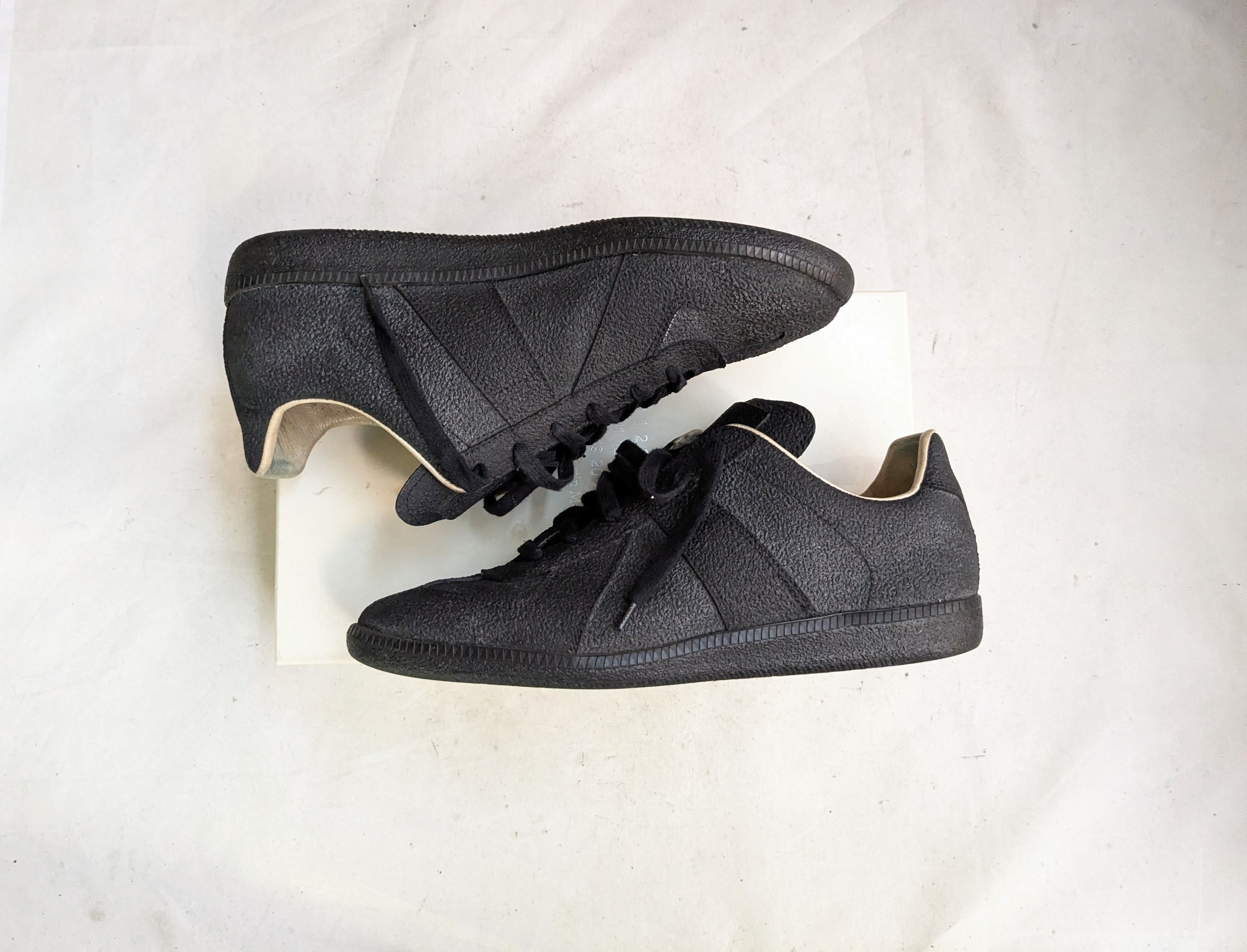 Maison Margiela Maison Margiela Replica GAT Rubberized 9 42 Low Tops Size US 9 / EU 42 - 1 Thumbnail