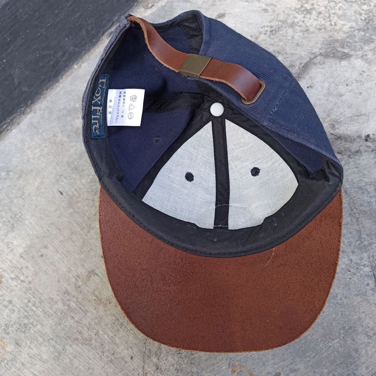 Leather × Vintage Fox fire hat with bold leather visor Size ONE SIZE - 18 Thumbnail