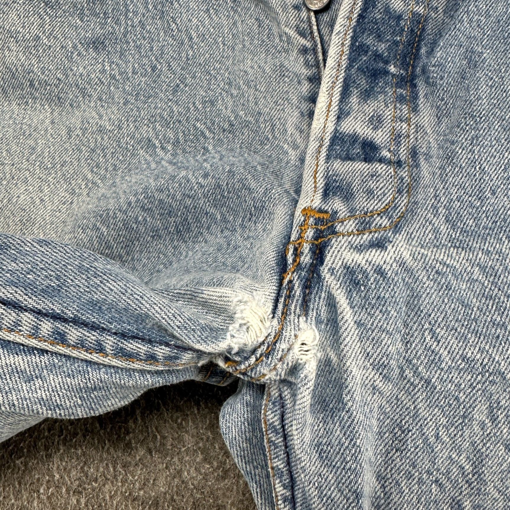 Levi's VINTAGE Levi's 501 Jeans Mens 34x31 Blue Regular Light Wash 90s USA Made Distressed Button Fly 5-Pocket Size US 34 / EU 50 - 6 Thumbnail