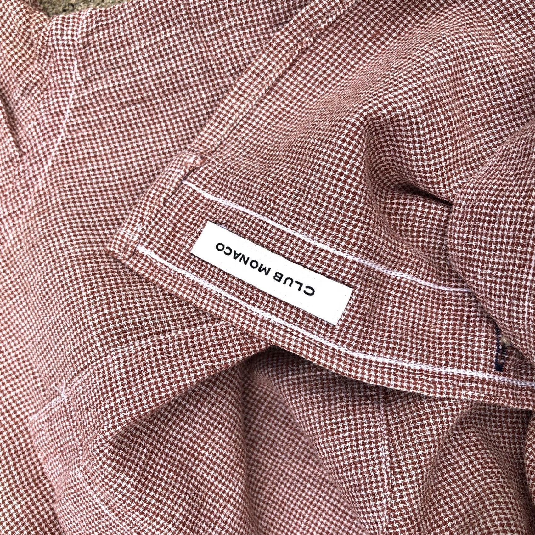 Club Monaco CLUB MONACO Texture Button Down Shirt Men's MEDIUM Red Long Sleeve Shirt Mens Medium Red Texture Button Down Shirt Size US M / EU 48-50 / 2 - 4 Thumbnail