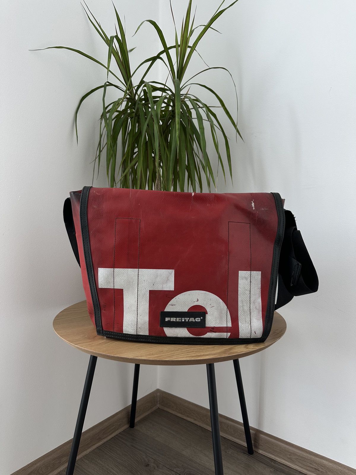 Freitag Vintage Freitag Lab A6 Red Shoulder Bag Size ONE SIZE - 2 Thumbnail