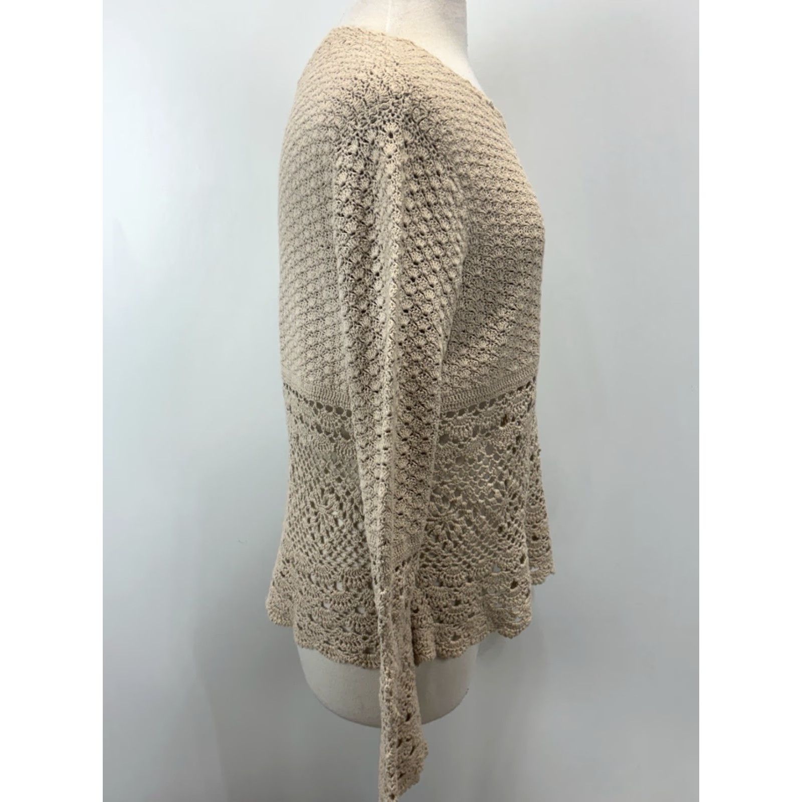 Vintage VINTAGE Tiara International Crochet Sweater Women’s Sz Medium Open-Knit Bohemian Bell Sleeve 90s Tan Women Size M / US 6-8 / IT 42-44 - 4 Thumbnail