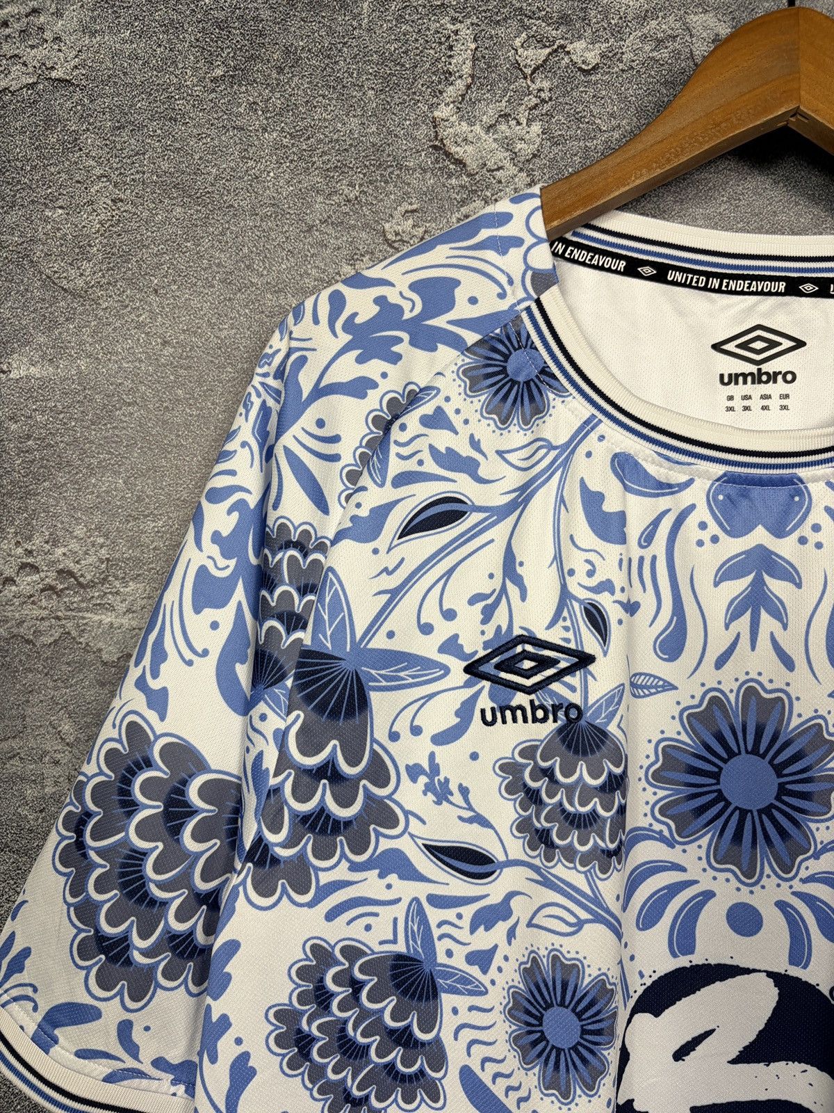 Umbro Umbro Cambridge United FC 2024/25 Away Jersey Floral Print Size US XXL / EU 58 / 5 - 3 Thumbnail