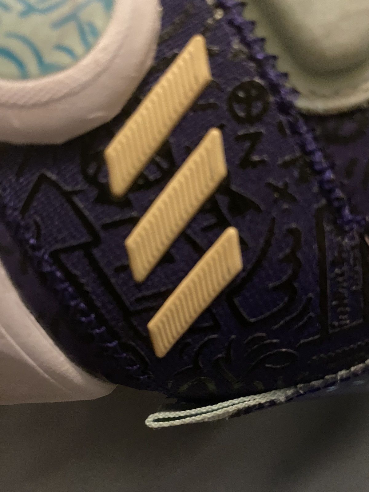 Adidas D.O.N basketball shoe Size US 7 / EU 40 - 4 Thumbnail
