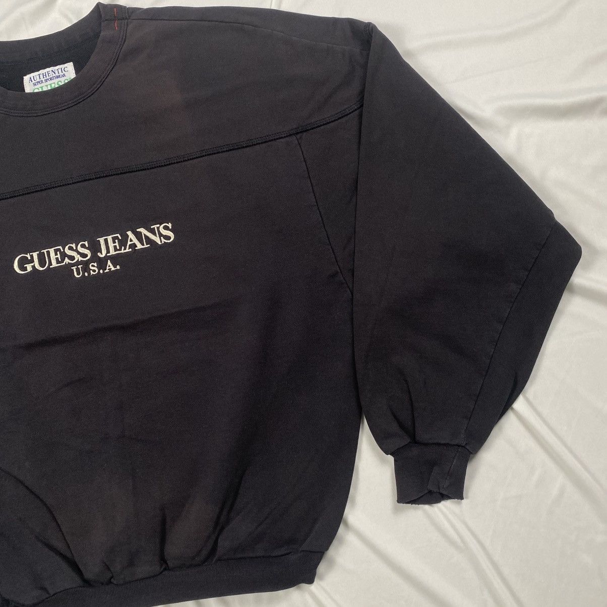 Guess Vintage 90s Guess Boxy Sunfaded Crewnexk Size US L / EU 52-54 / 3 - 2 Thumbnail