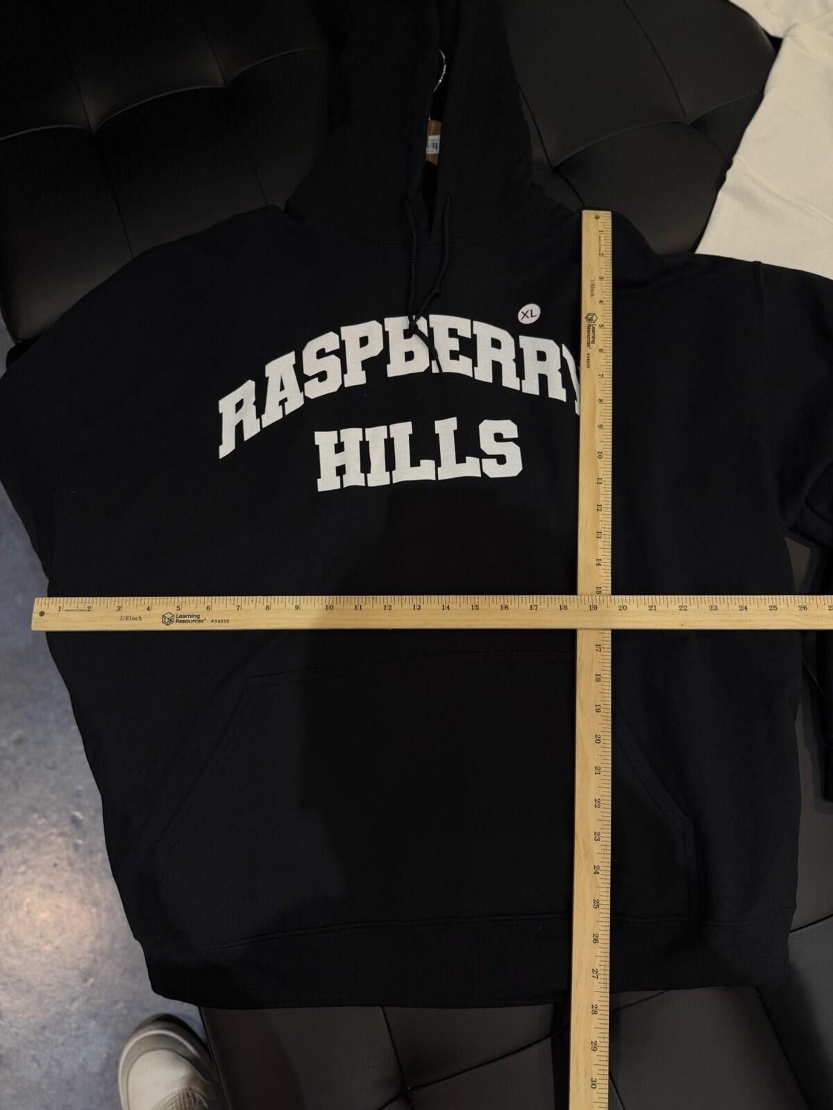 Other Raspberry Hills Black Cotton Fleece Pullover Hoodie XL Size US XL / EU 56 / 4 - 5 Thumbnail