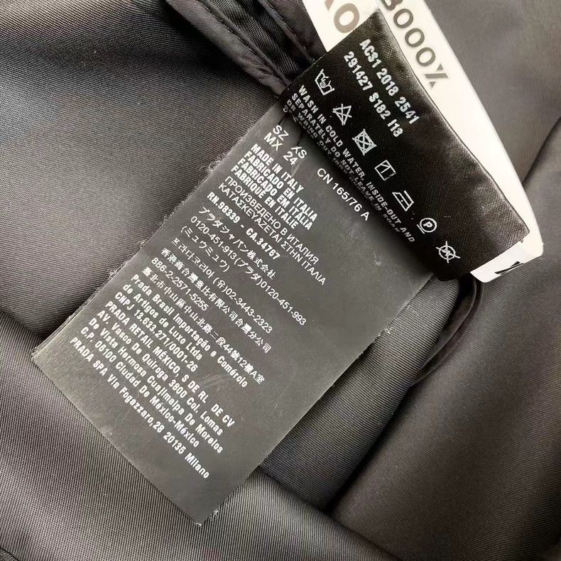 Prada Prada Iron triangle logo black nylon windbreaker jacket Size US XS / EU 42 / 0 - 5 Thumbnail