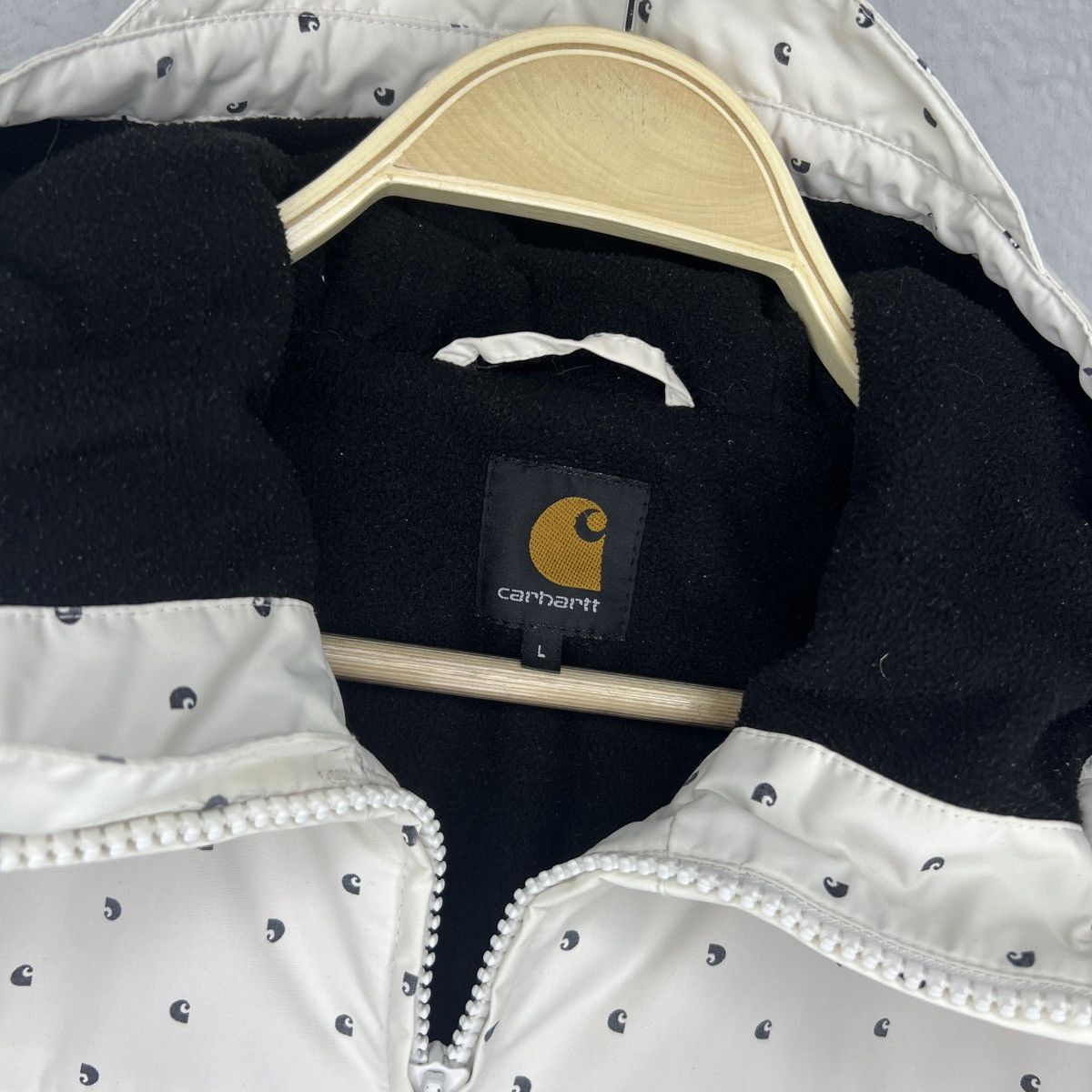 Carhartt Vintage Carhartt WiP Jacket White Monogram Logo Size US L / EU 52-54 / 3 - 5 Thumbnail