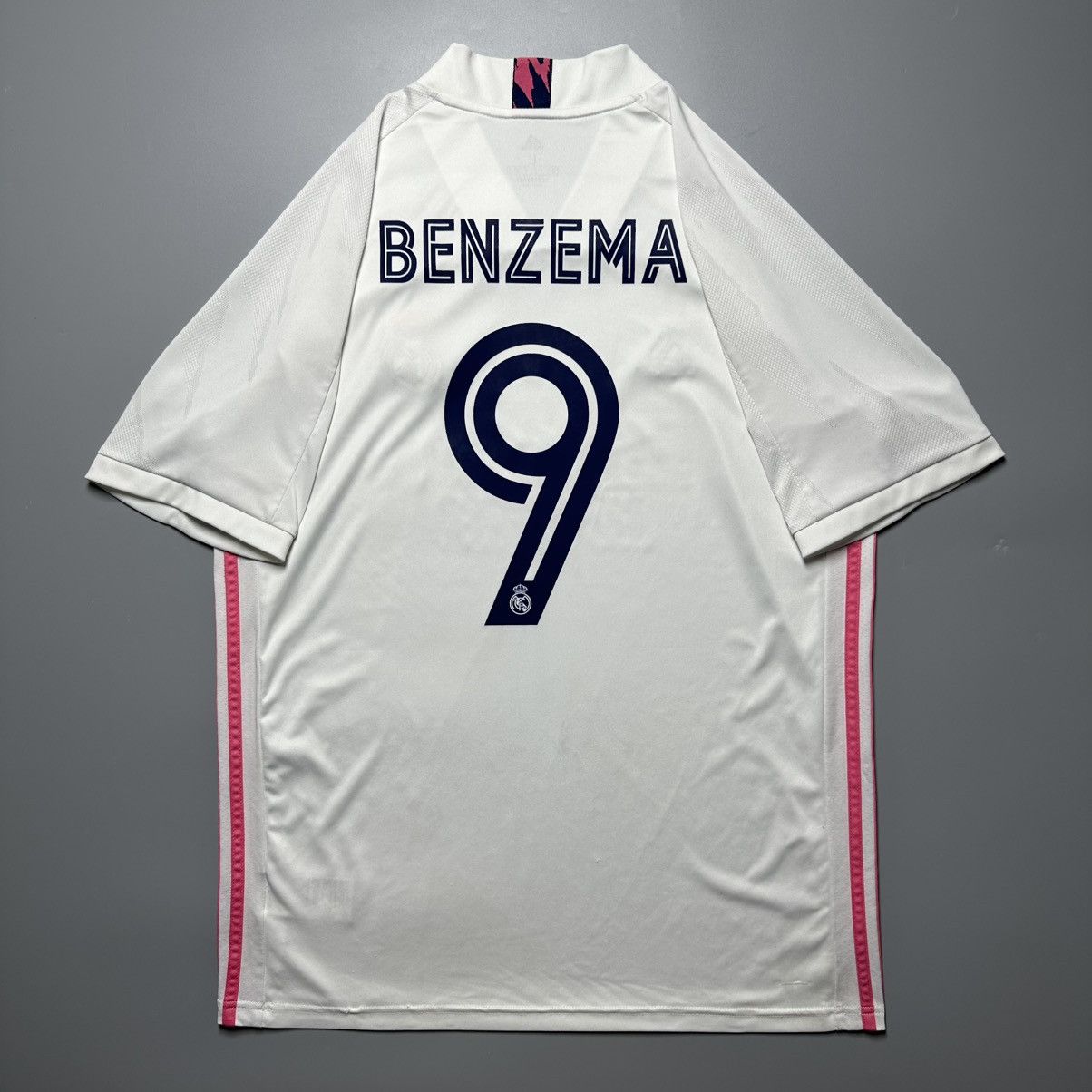Vintage REAL MADRID ADIDAS 2020/2021 FOOTBALL HOME JERSEY #9 BENZEMA Size US L / EU 52-54 / 3 - 1 Thumbnail