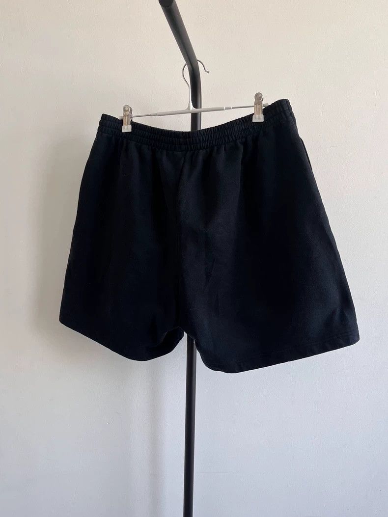 Balenciaga Balenciaga size s Solid Elastic Belt Pocket Casual Shorts Size US 28 / EU 44 - 2 Thumbnail