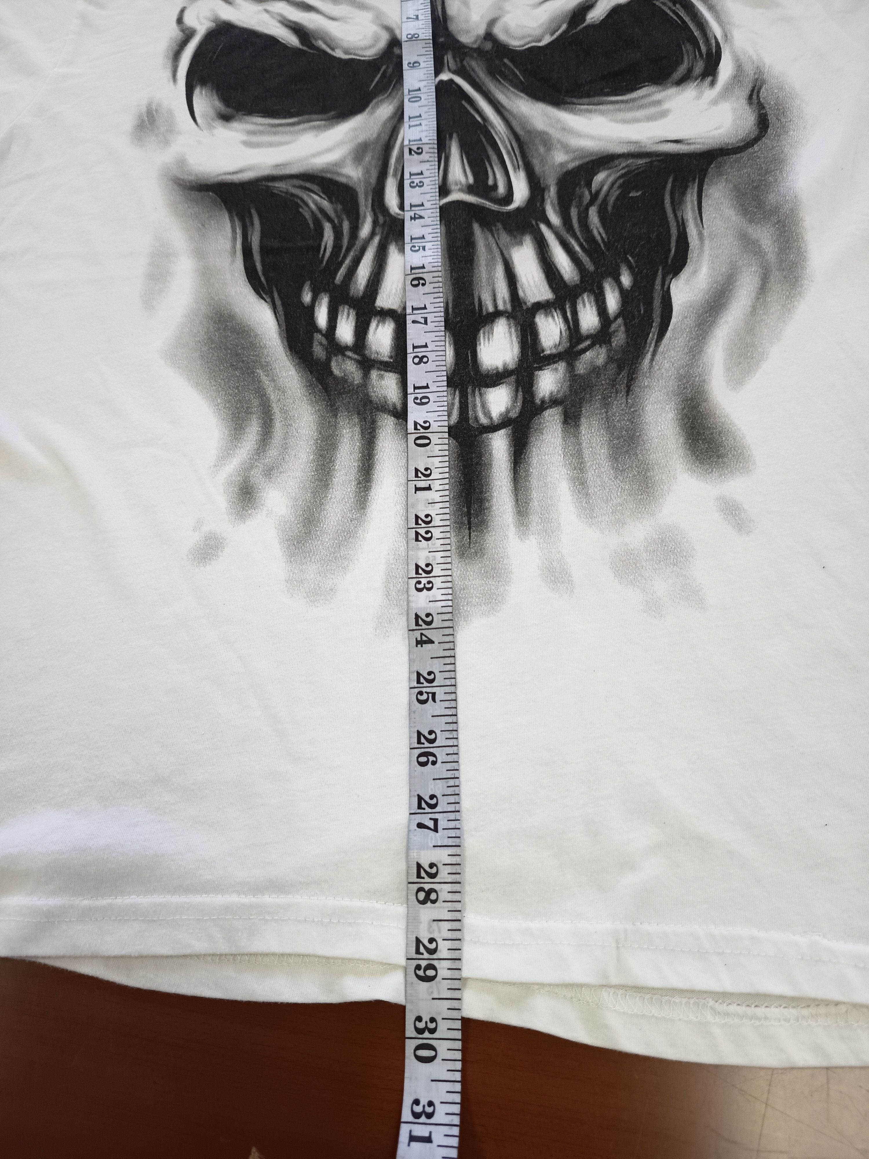 Japanese Brand Halloween Skull Tshirt Size US XL / EU 56 / 4 - 13 Thumbnail