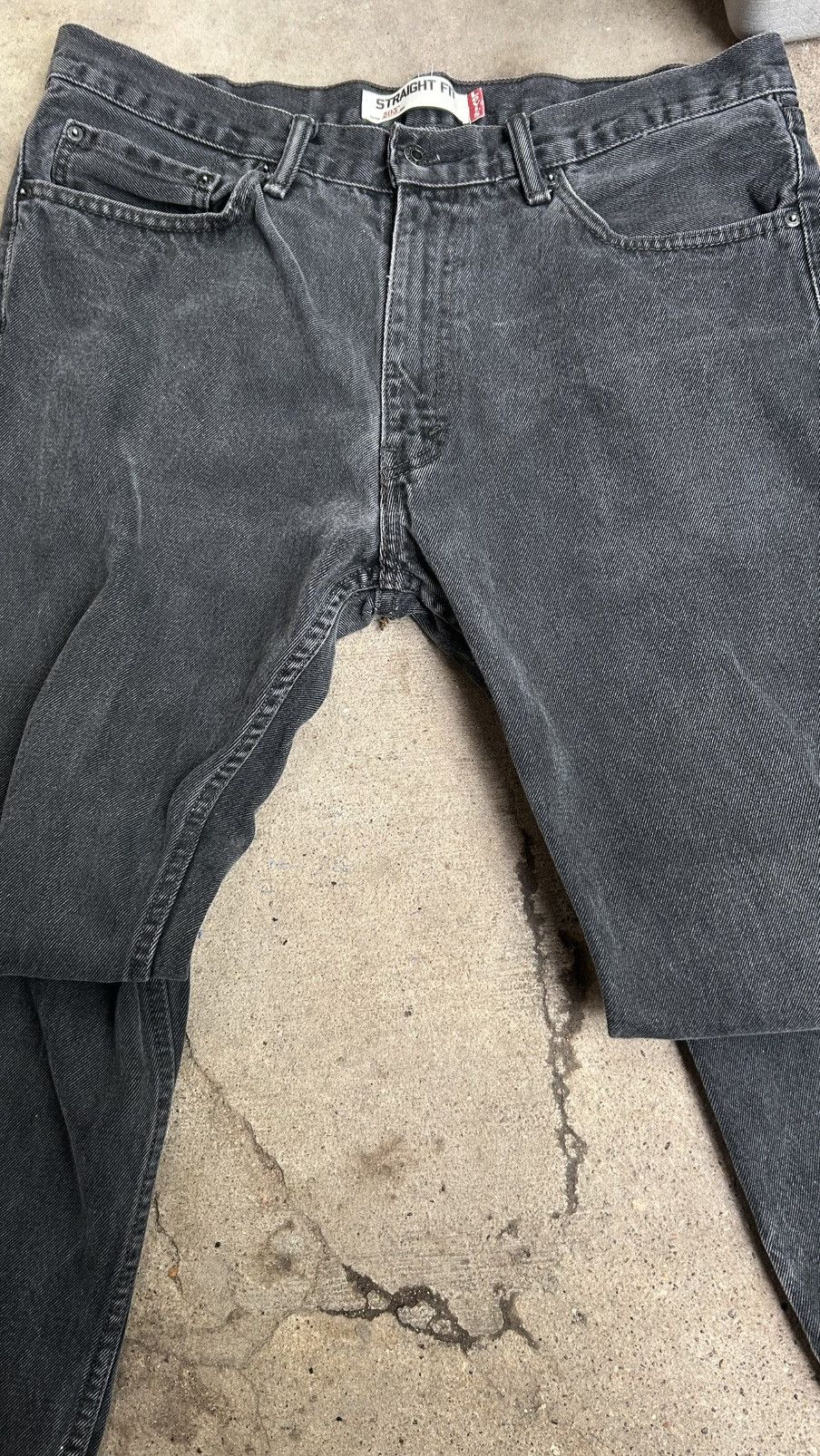 Levi's 505 straight Levi’s with distressed wear on heam Size US 34 / EU 50 - 2 Thumbnail