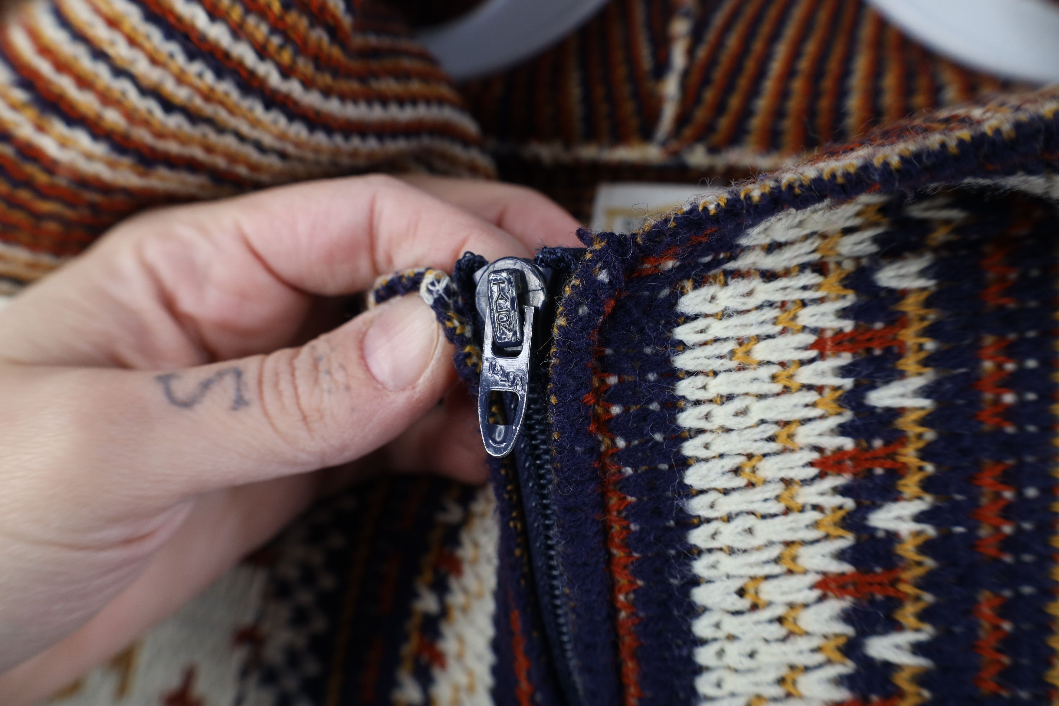 Vintage Vintage 70s Streetwear Fair Isle Full Zip Hoodie Sweater Size S / US 4 / IT 40 - 9 Thumbnail