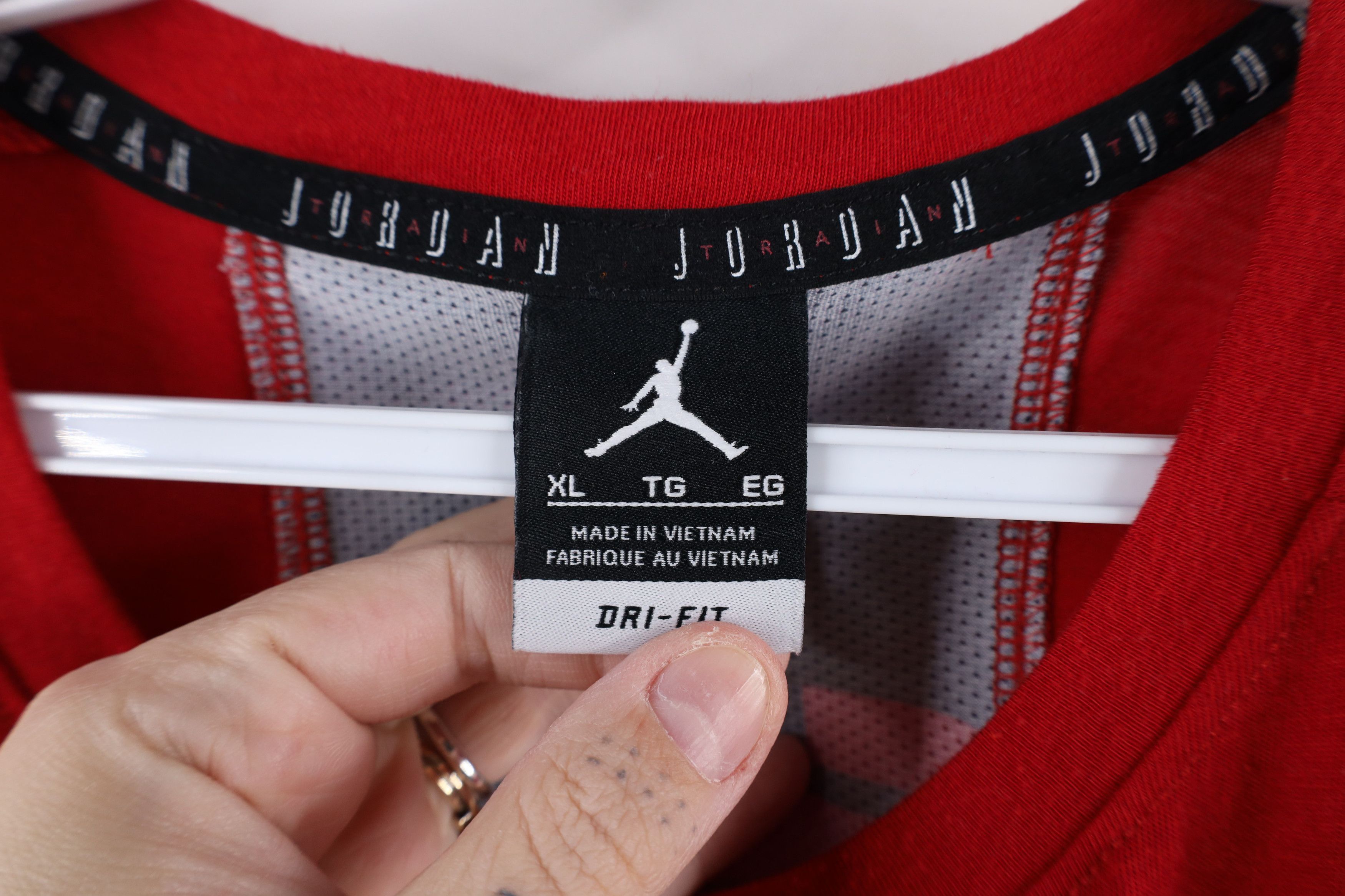 Nike × Vintage Nike Air Jordan Center Logo Knit Short Sleeve T-Shirt Red Size US XL / EU 56 / 4 - 6 Thumbnail