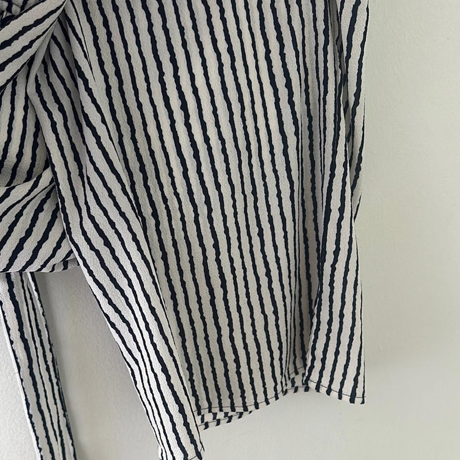 Designer J for Justify Black and White Vertical Stripe Jumpsuit Size 28" / US 6 / IT 42 - 6 Thumbnail