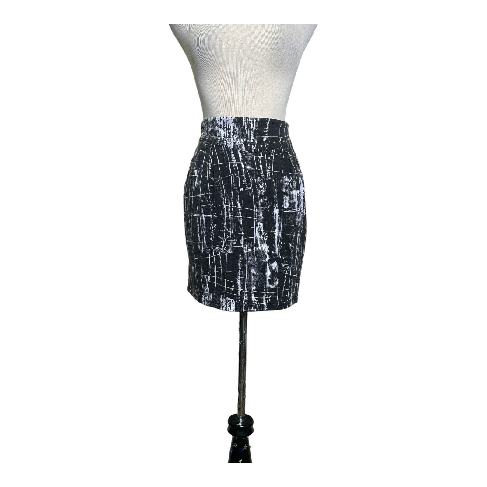 MINKPINK Mink Pink black tie dye studded mini skirt size medium Size 30" / US 8 / IT 44 - 12 Thumbnail