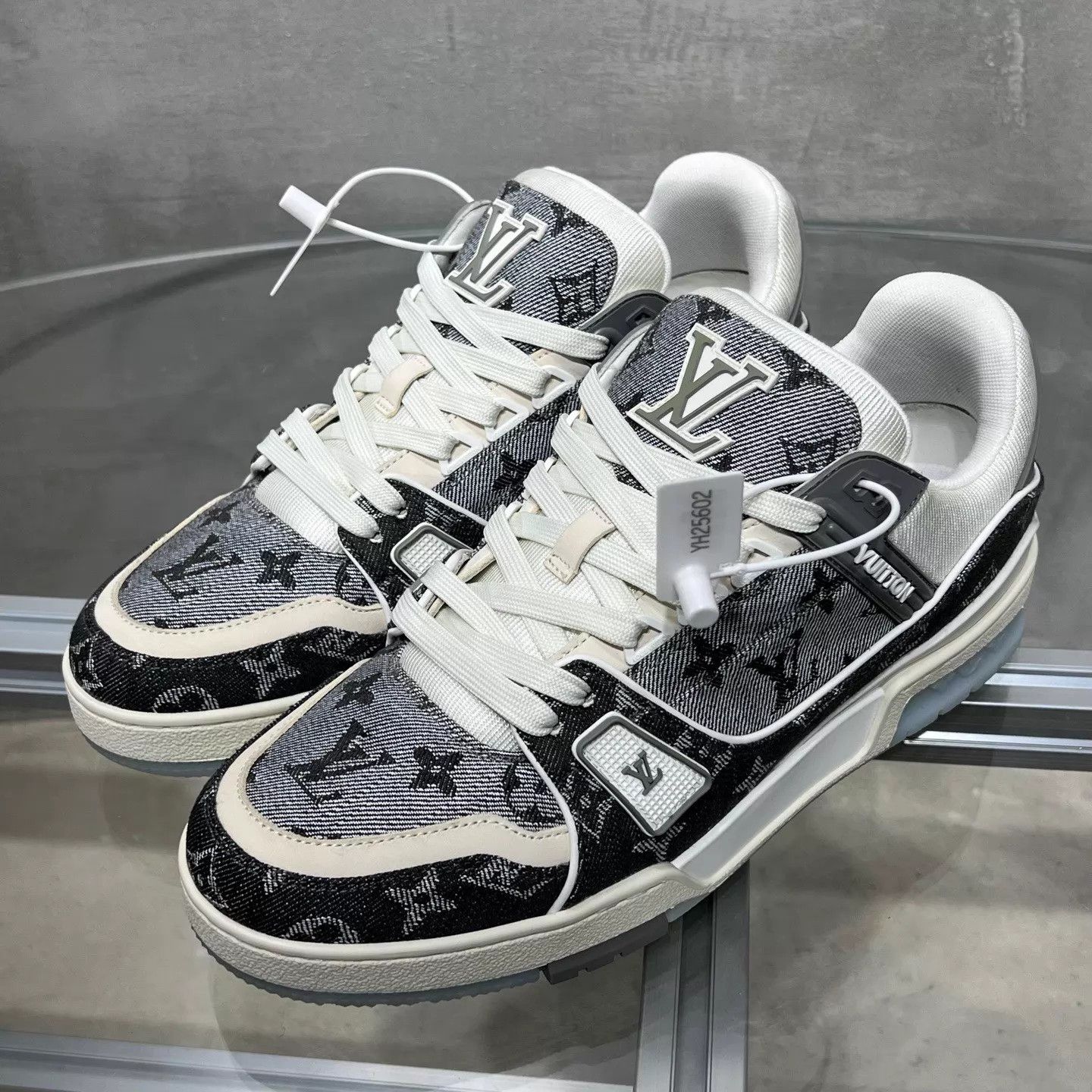 Louis Vuitton LV Trainer AOP Gray White Denim UK7 Size US 8 / EU 41 - 2 Thumbnail