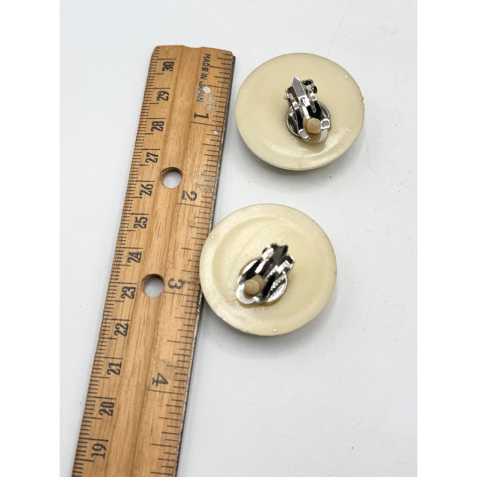 Vintage Vintage Gray & white tweed circle clip on earrings Size ONE SIZE - 4 Thumbnail