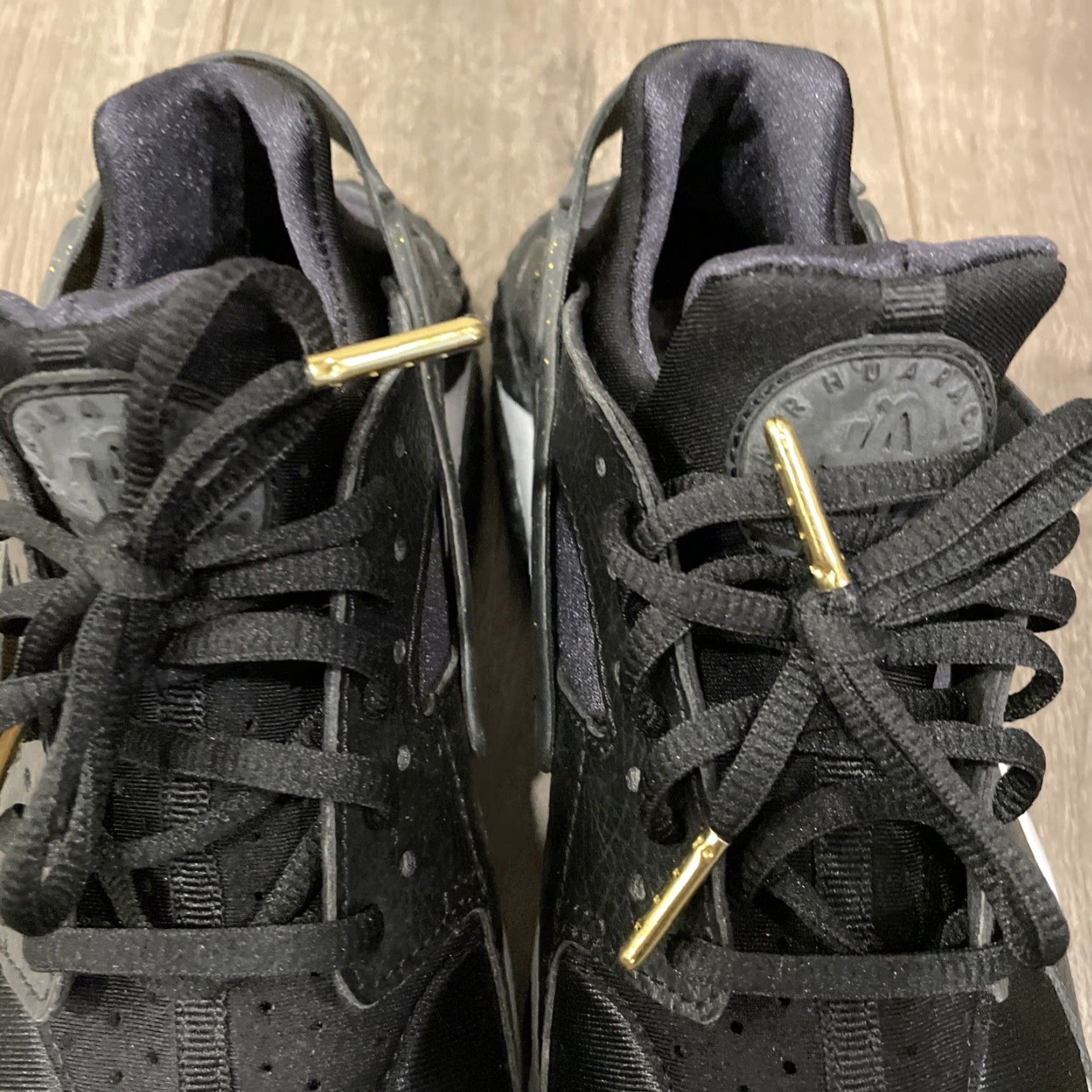 Nike VINTAGE Nike Air Trainer Huarache Sneaker 845317-008 Sail Size 8 Women’s Bowing/Football Theme Mens Womens Size US 8 / IT 38 - 4 Thumbnail