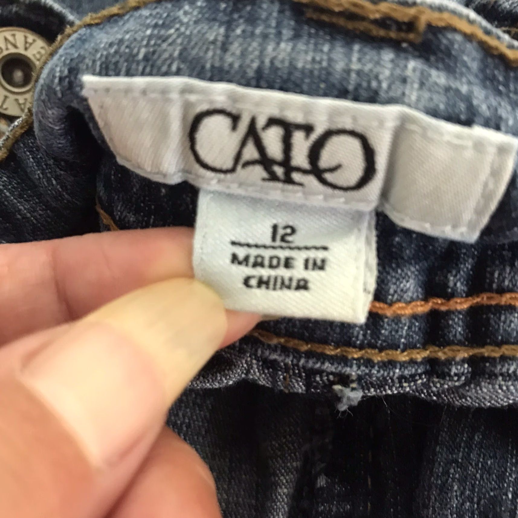 Vintage Cato Jeans Women 12 Mid Rise Cropped Denim Blue 5-Pocket Stretch Button Zip Size 34" / US 12 / IT 48 - 4 Thumbnail