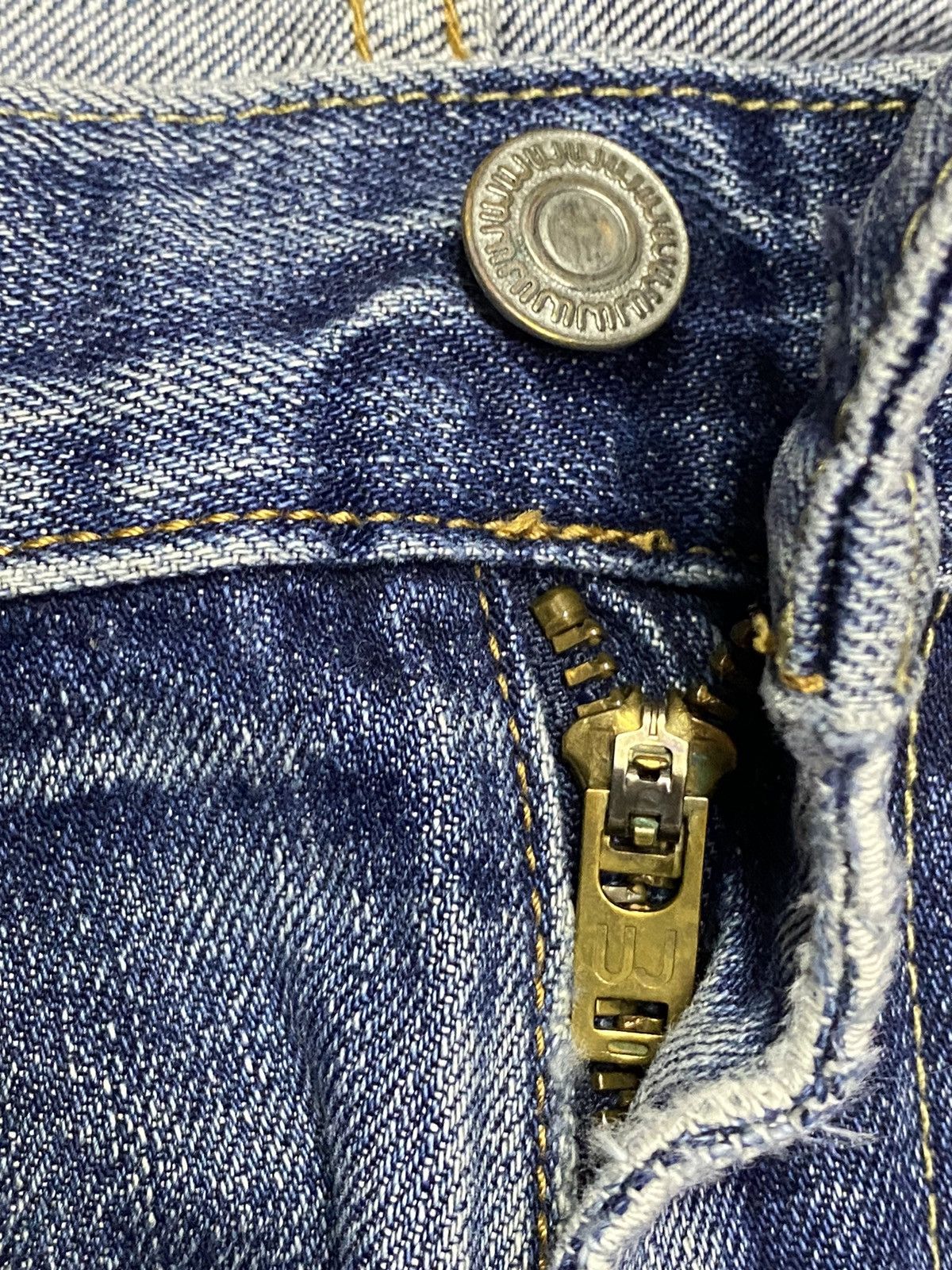 Jun Takahashi Vintage Uniqlo UJ Blue Wash Patched Loose Jeans Size US 34 / EU 50 - 7 Thumbnail