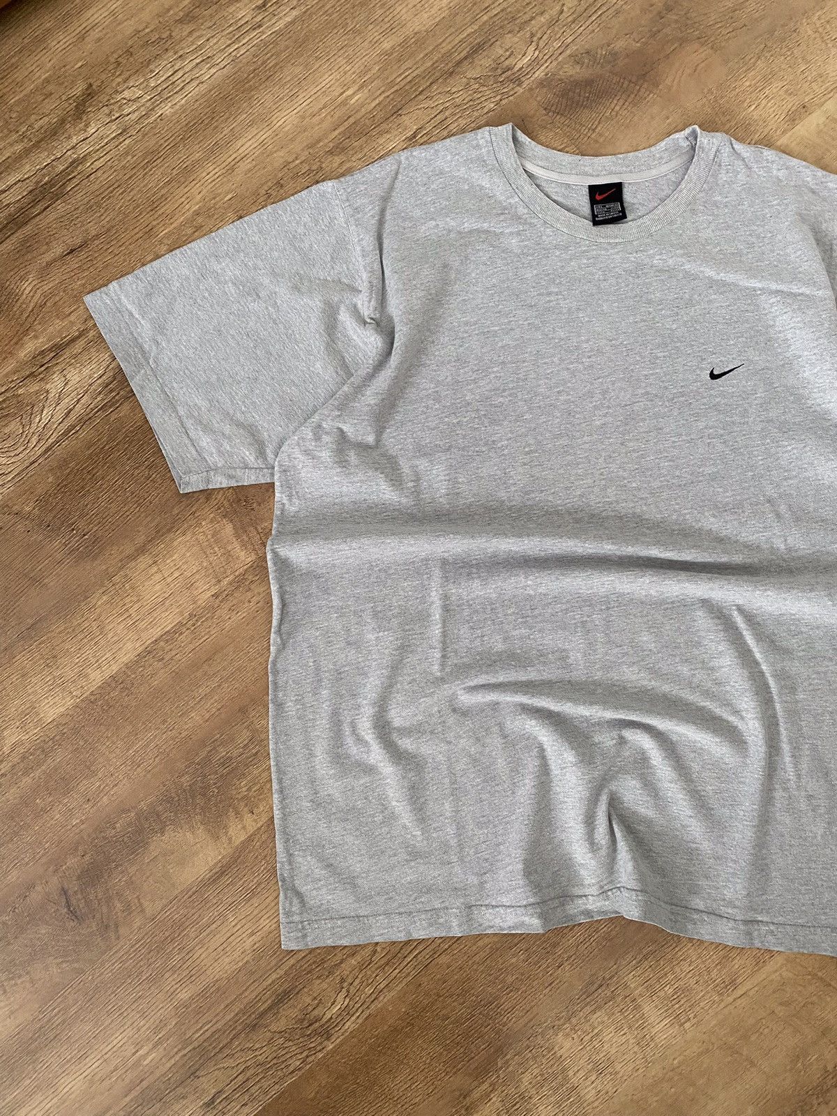Nike × Vintage Vintage Nike 00s Tag Graphic Tee Size US L / EU 52-54 / 3 - 3 Thumbnail