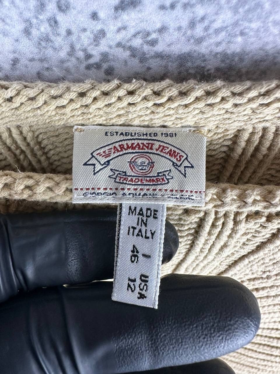 Giorgio Armani Armani Jeans Vintage Ribbed Knit Sweater Beige Round Neck Size L / US 10 / IT 46 - 11 Thumbnail