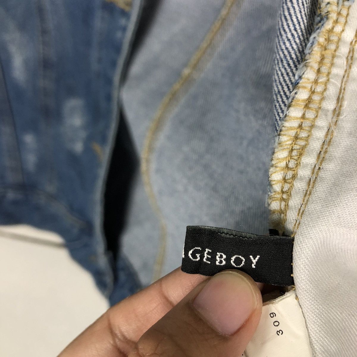 Japanese Brand 🔥Distressed Denim Trucker Jacket Pageboy Japan Made Size US M / EU 48-50 / 2 - 19 Thumbnail
