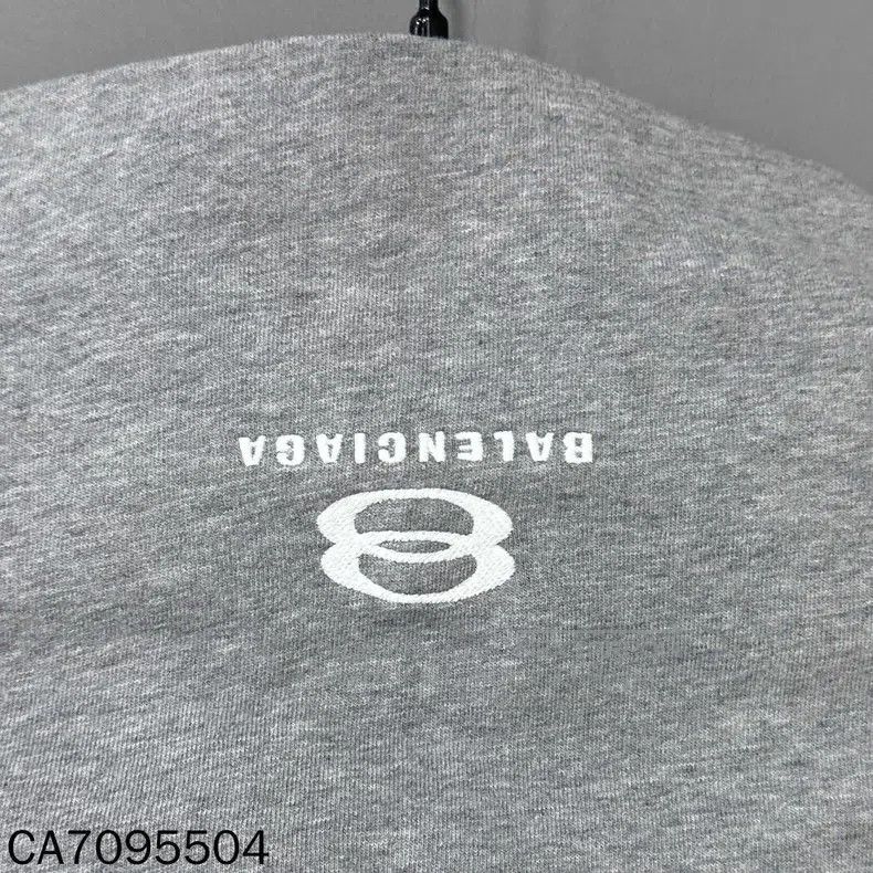 Balenciaga Balenciaga Four Sleeve Hooded Sweatshirt Size US S / EU 44-46 / 1 - 4 Thumbnail