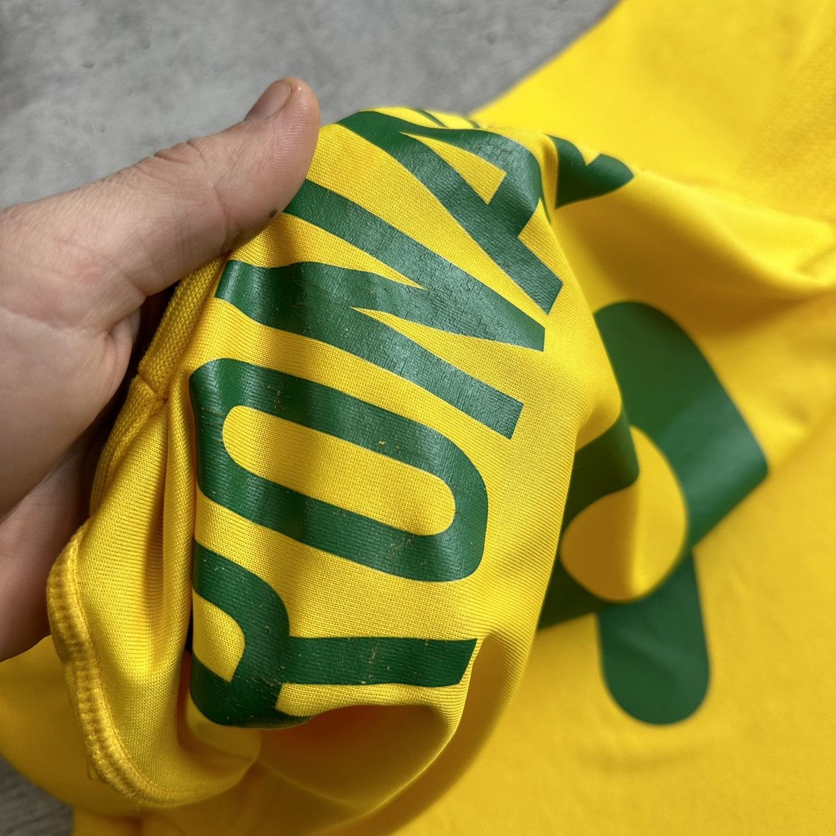Nike Nike Brazil 00s Home Football Shirt Soccer Jersey #9 Ronaldo Size US M / EU 48-50 / 2 - 14 Thumbnail