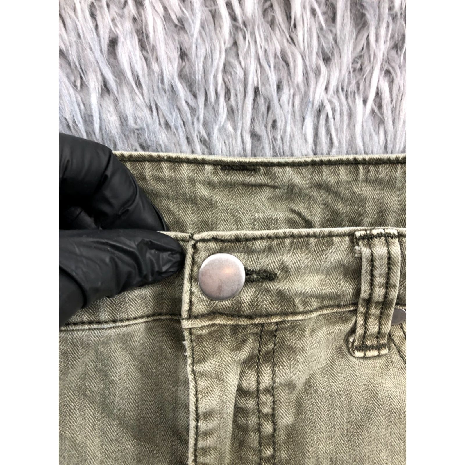Vintage Christopher & Banks Bermuda Shorts Womens Size 6 Mid Rise Beige Medium Wash Denim 5-Pocket Classic Casual Womens Bermuda Shorts Size 28" / US 6 / IT 42 - 5 Thumbnail