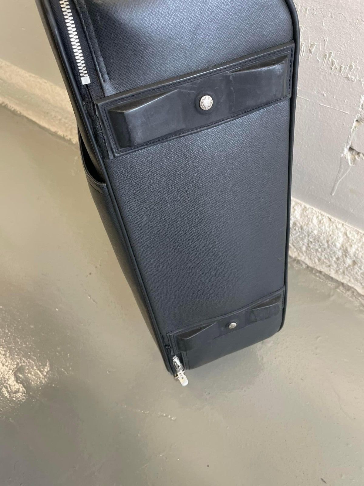 Louis Vuitton Louis Vuitton taiga leather pegas 45 rolling luggage Size ONE SIZE - 9 Thumbnail