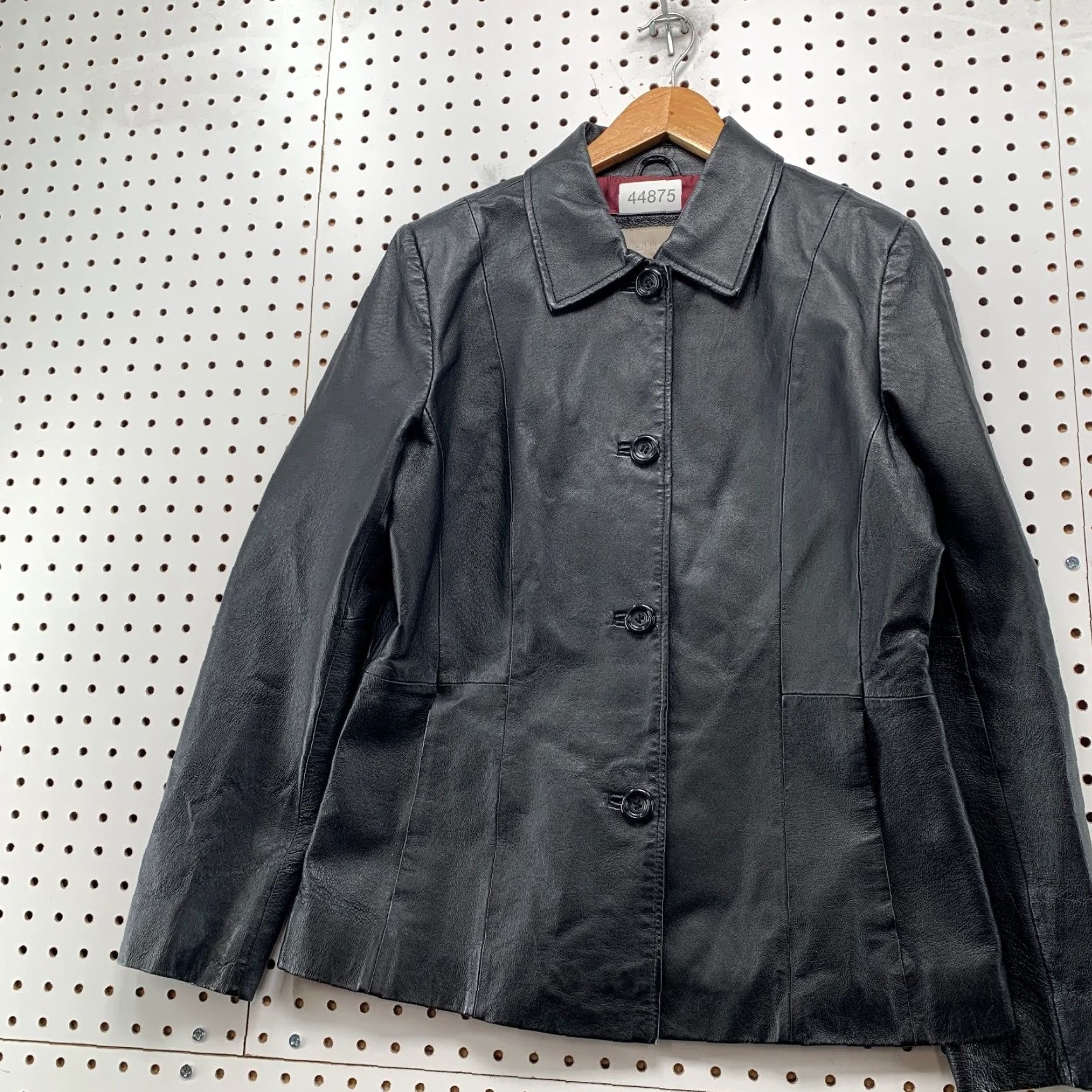 Croft & Barrow VINTAGE Croft & Barrow Leather Jacket Womens Small Black Button Up Red Liner Casual Jacket Womens S Black Solid Leather 90s Style Mens Womens Size S / US 4 / IT 40 - 3 Thumbnail