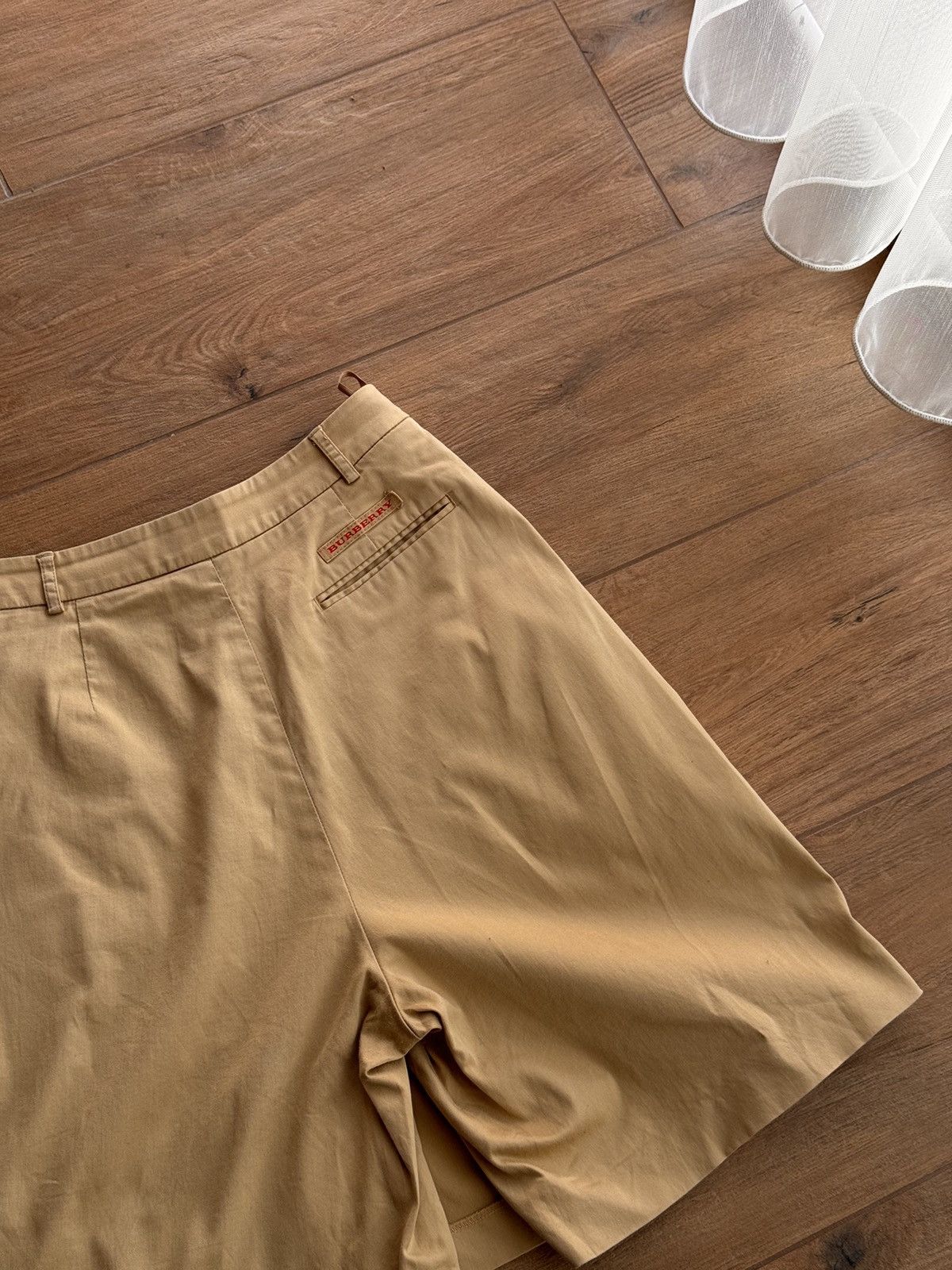 Burberry × Vintage Vintage Burberry Golf Nova Check Luxury Beige Skirt/Shorts Size 28" / US 6 / IT 42 - 12 Thumbnail