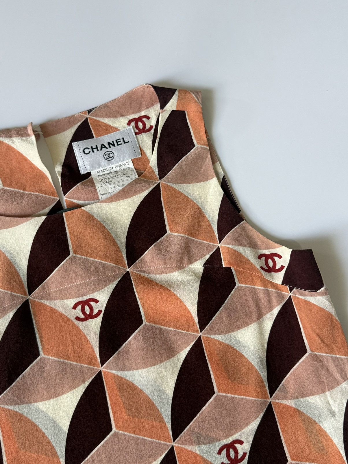 Chanel Vintage Chanel Orange Geometric Print Sleeveless Blouse Size XS / US 0-2 / IT 36-38 - 4 Thumbnail