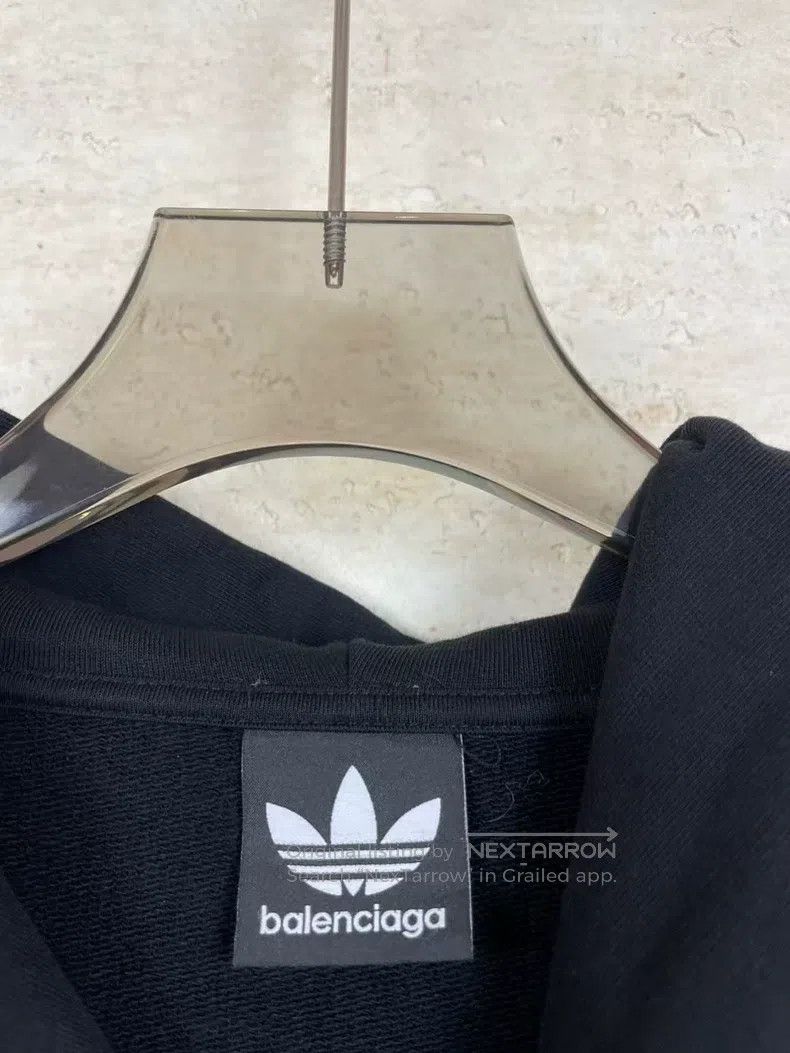 Balenciaga Balenciaga Black and Red Embroidered Hoodie Size US M / EU 48-50 / 2 - 5 Thumbnail