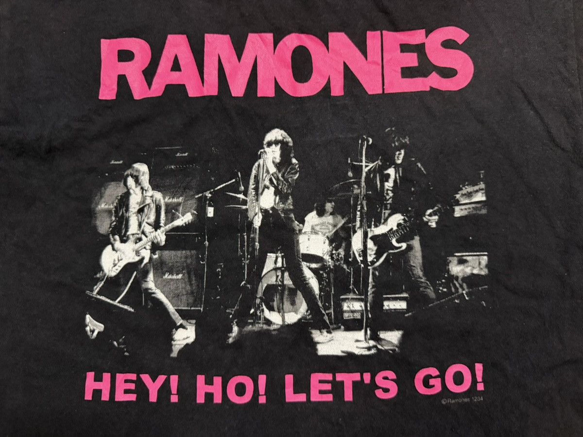 Band Tees Vintage Y2K Rock Band Ramones Tshirt Size US S / EU 44-46 / 1 - 4 Thumbnail