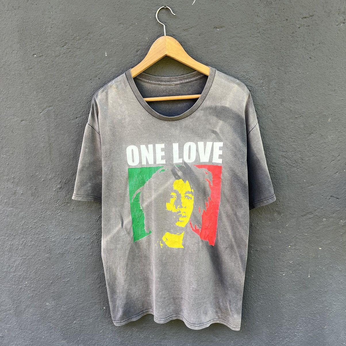 Bob Marley Thrashed Faded Bob Marley One Love Tee Size US L / EU 52-54 / 3 - 1 Thumbnail