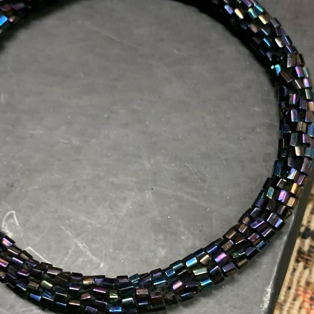 Designer Elegant Multi-Hued Beaded Bracelet Size ONE SIZE - 2 Thumbnail