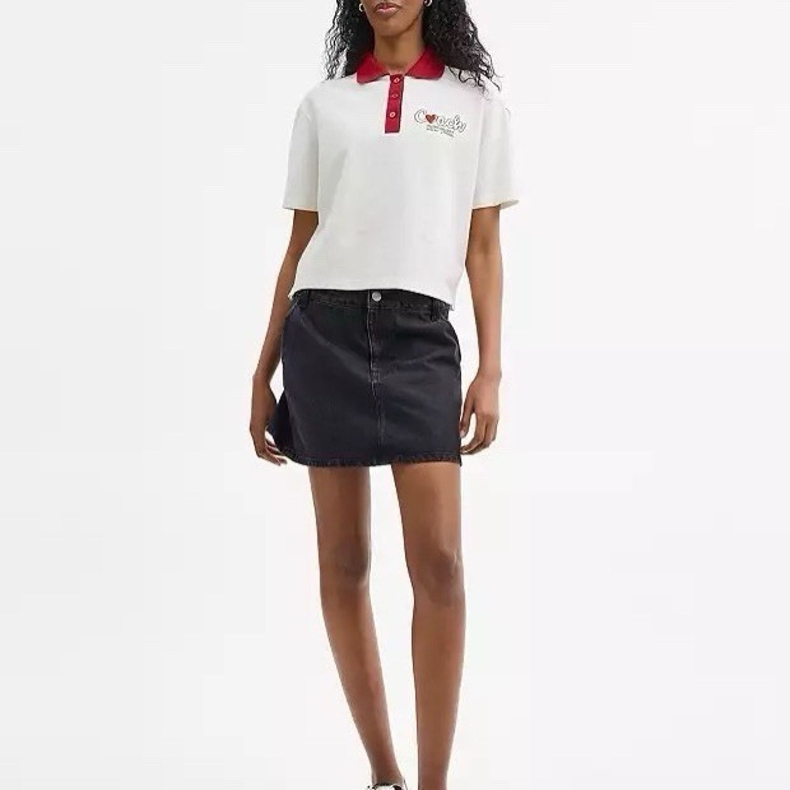 Strawberry NWT Coach Heart Cropped Relaxed Polo White CBF25 Small Size S / US 4 / IT 40 - 6 Thumbnail