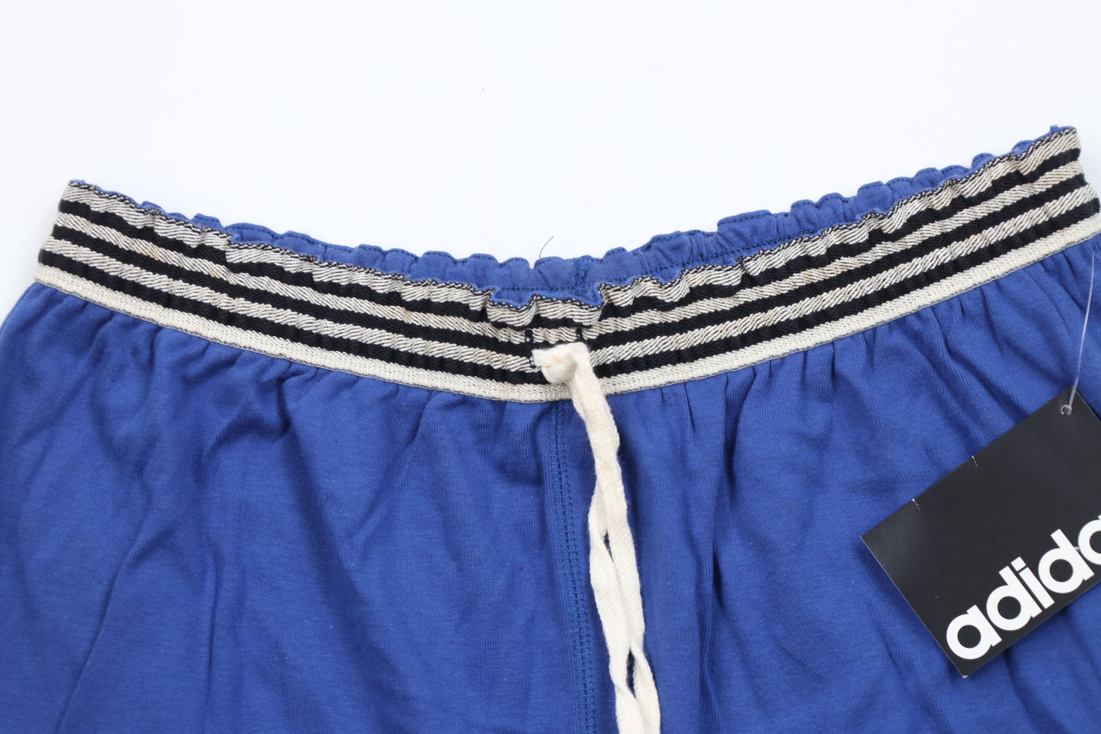 Adidas Deadstock Vintage 90s Adidas Above Knee Shorts Royal Blue Size US 36 / EU 52 - 2 Thumbnail