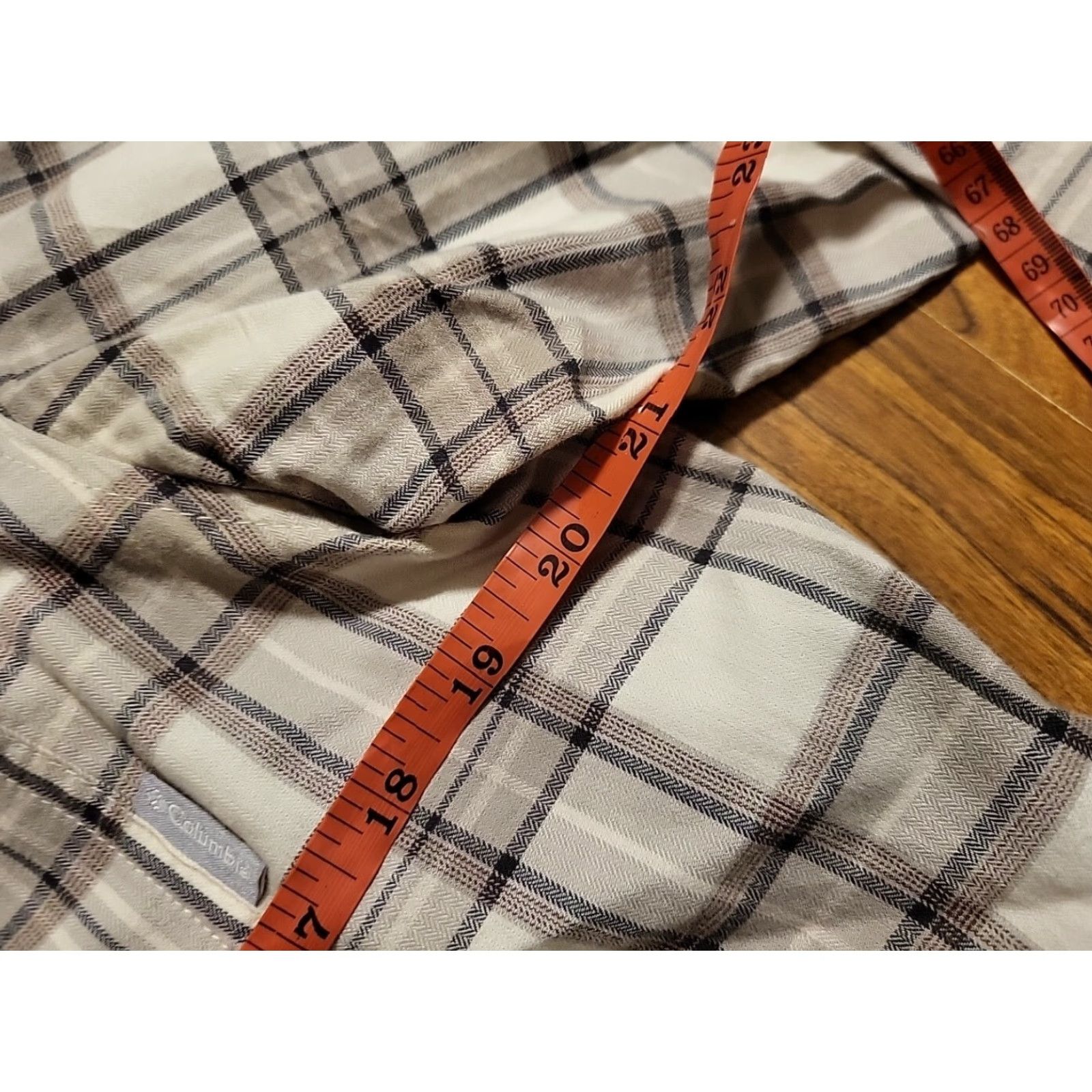 Vintage Columbia LS Button-Up Shirt Plaid Cotton Long Sleeve Men M 42 in Gray Brown White Outdoor Camping Hiking Practical Pockets Size US M / EU 48-50 / 2 - 6 Thumbnail