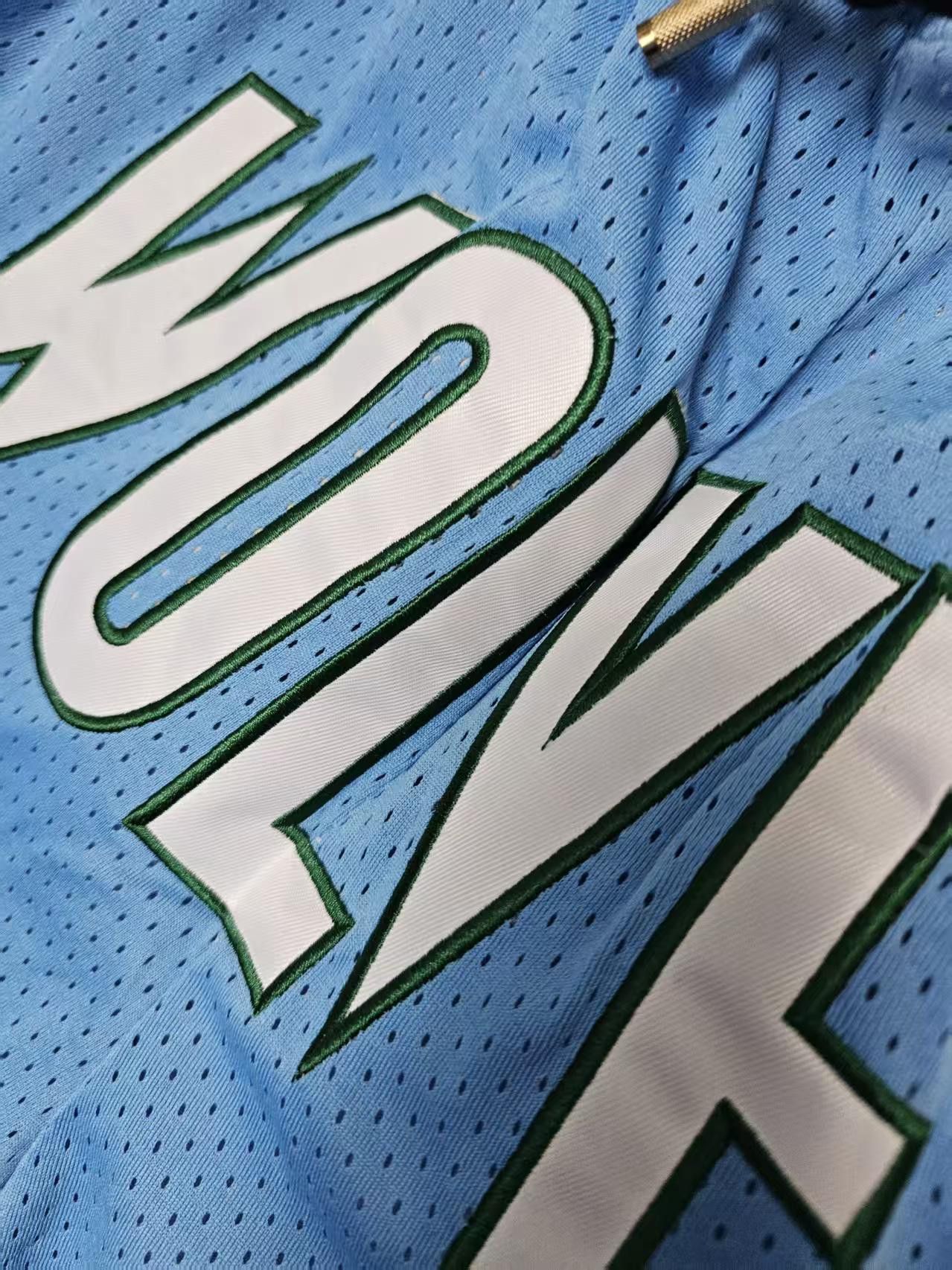 NBA Vintage Timberwolves Short Pocket Size US 32 / EU 48 - 2 Thumbnail