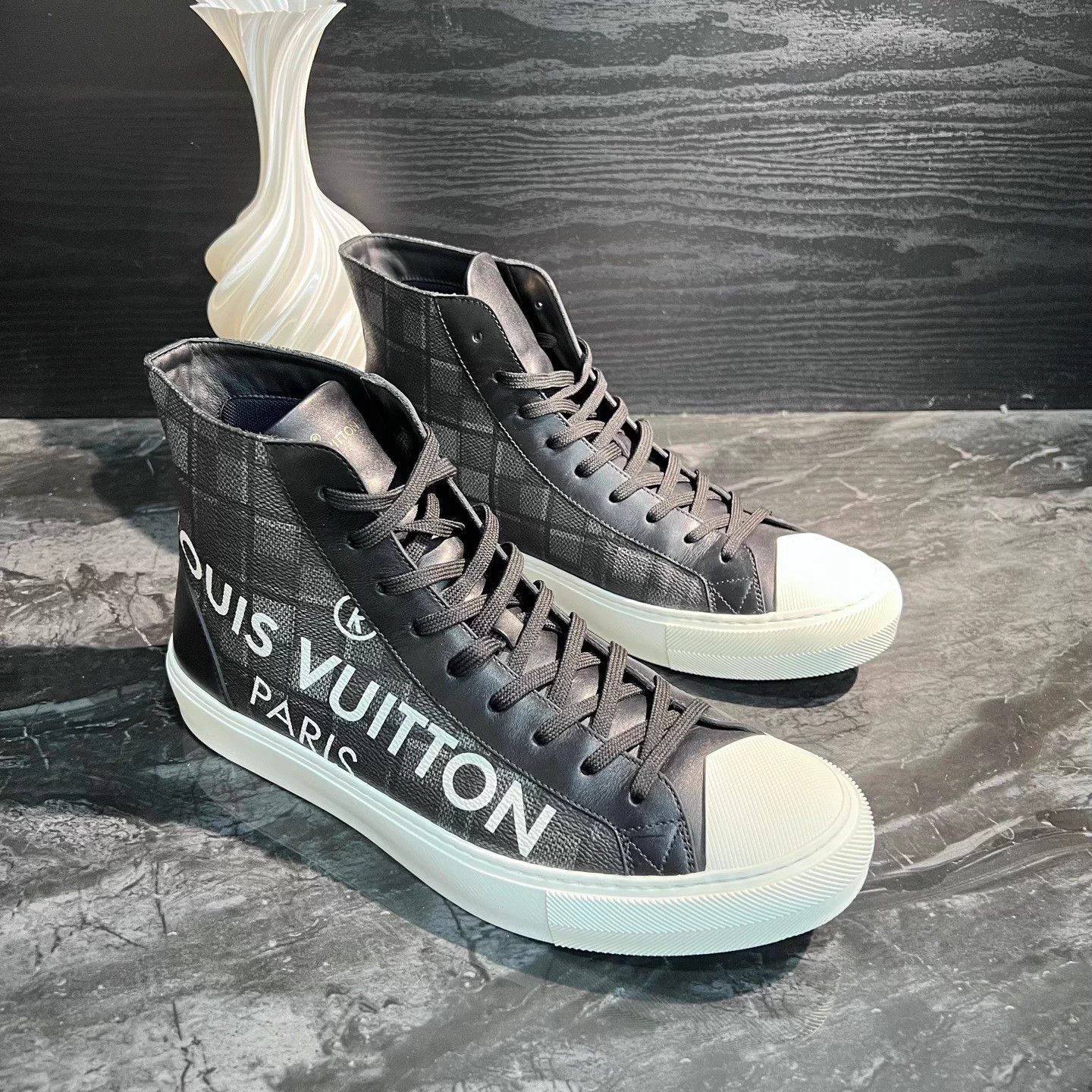 Louis Vuitton Lv 42.5 high-top black/white checkerboard near new Size US 9.5 / EU 42-43 - 3 Thumbnail