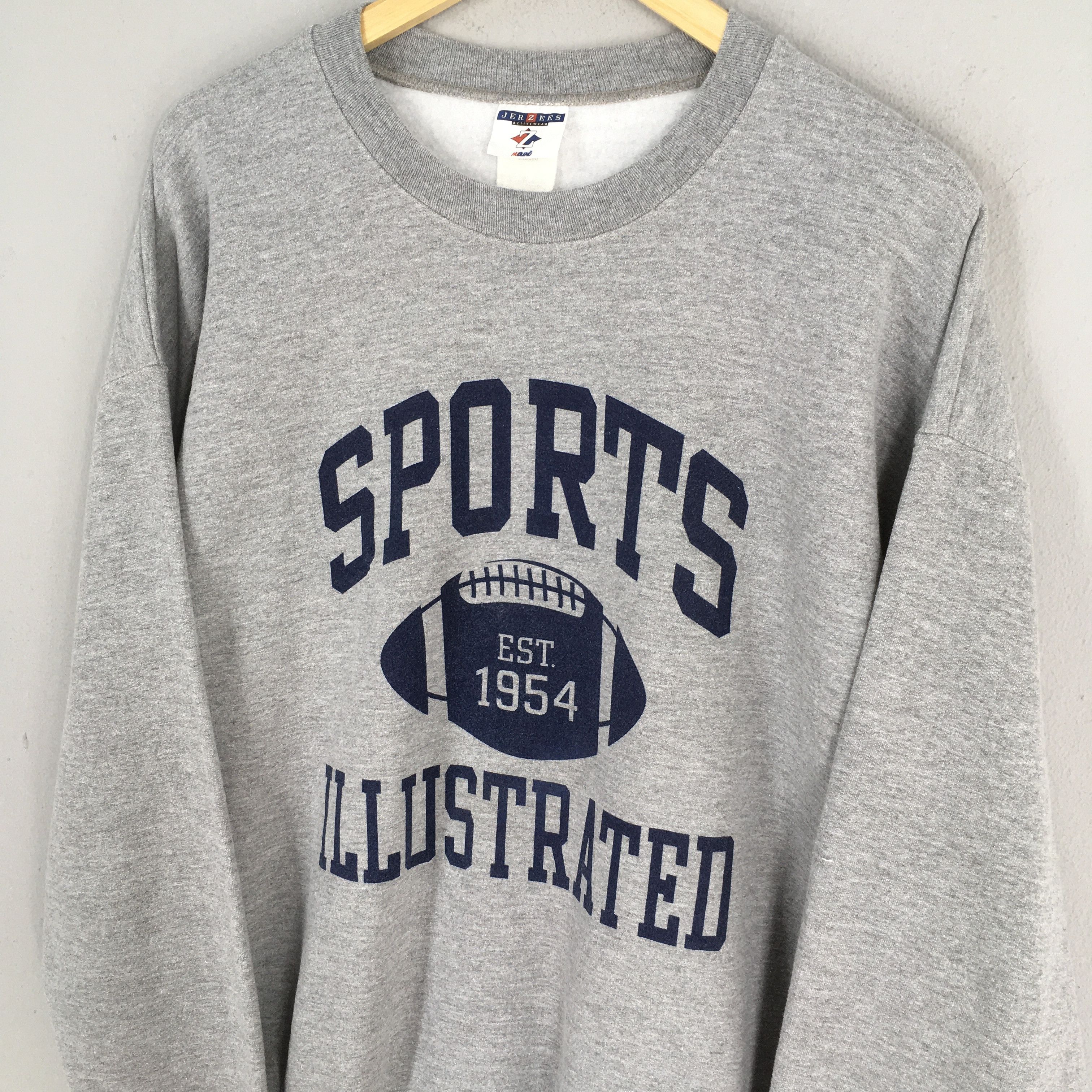 Vintage Vintage 90s Sports XXL Illustrated Gray Sweatshirt XLarge Size US XL / EU 56 / 4 - 3 Thumbnail