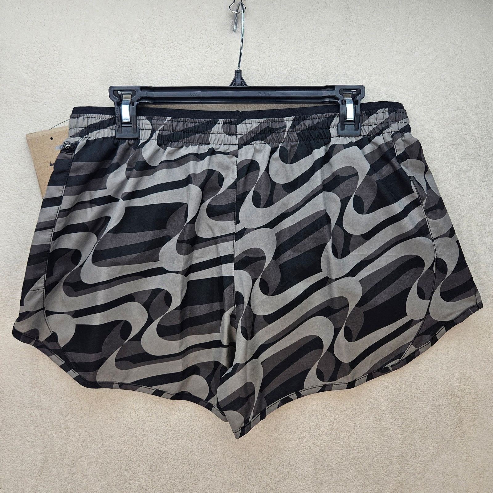 Nike NIKE WOMEN'S LARGE DRI FIT ICON CLASH TEMPO LUXE SHORTS Size 31" - 5 Thumbnail
